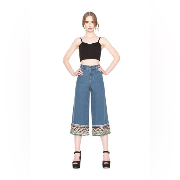 Alice + Olivia Denim - Alice + Olivia Beta Pom Pom High Waist Wide Leg Cropped Jeans Size 28